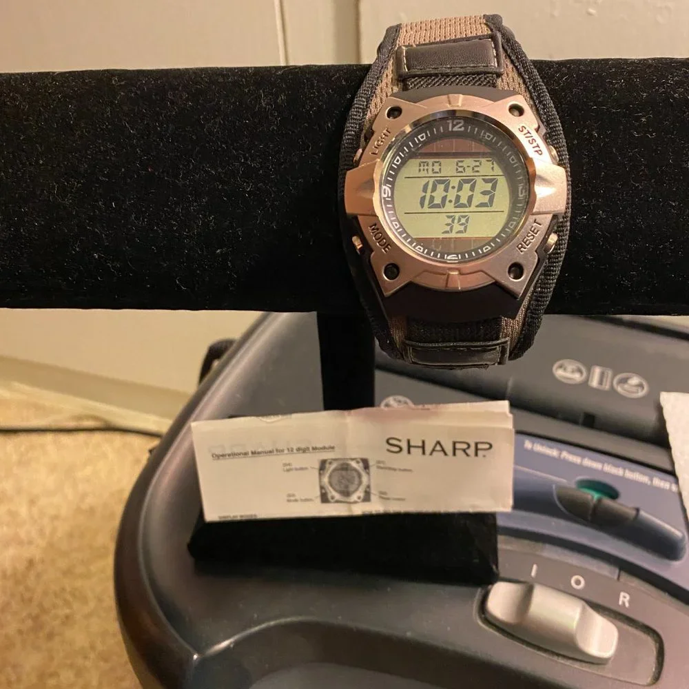 Sharp Digital Watch - Picture 5 of 6